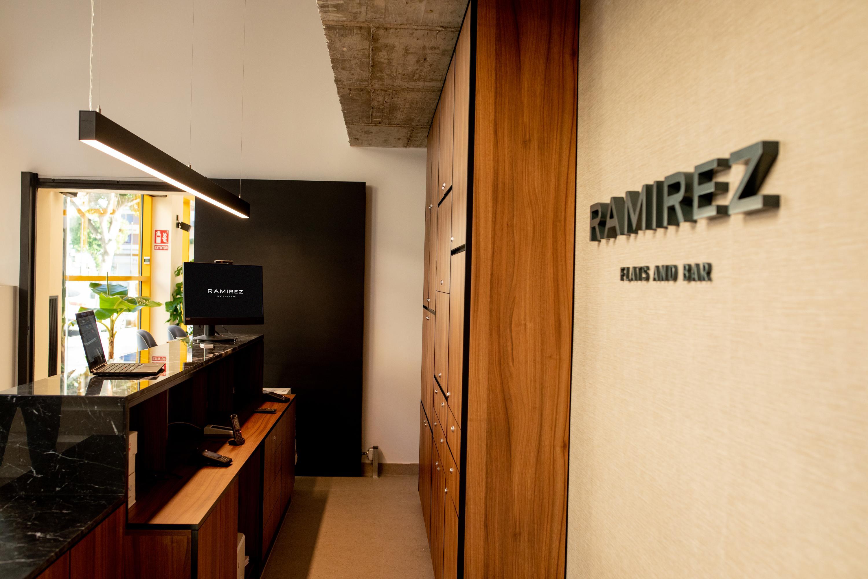 Ramirez Flats Valencia Aparthotel Bagian luar foto