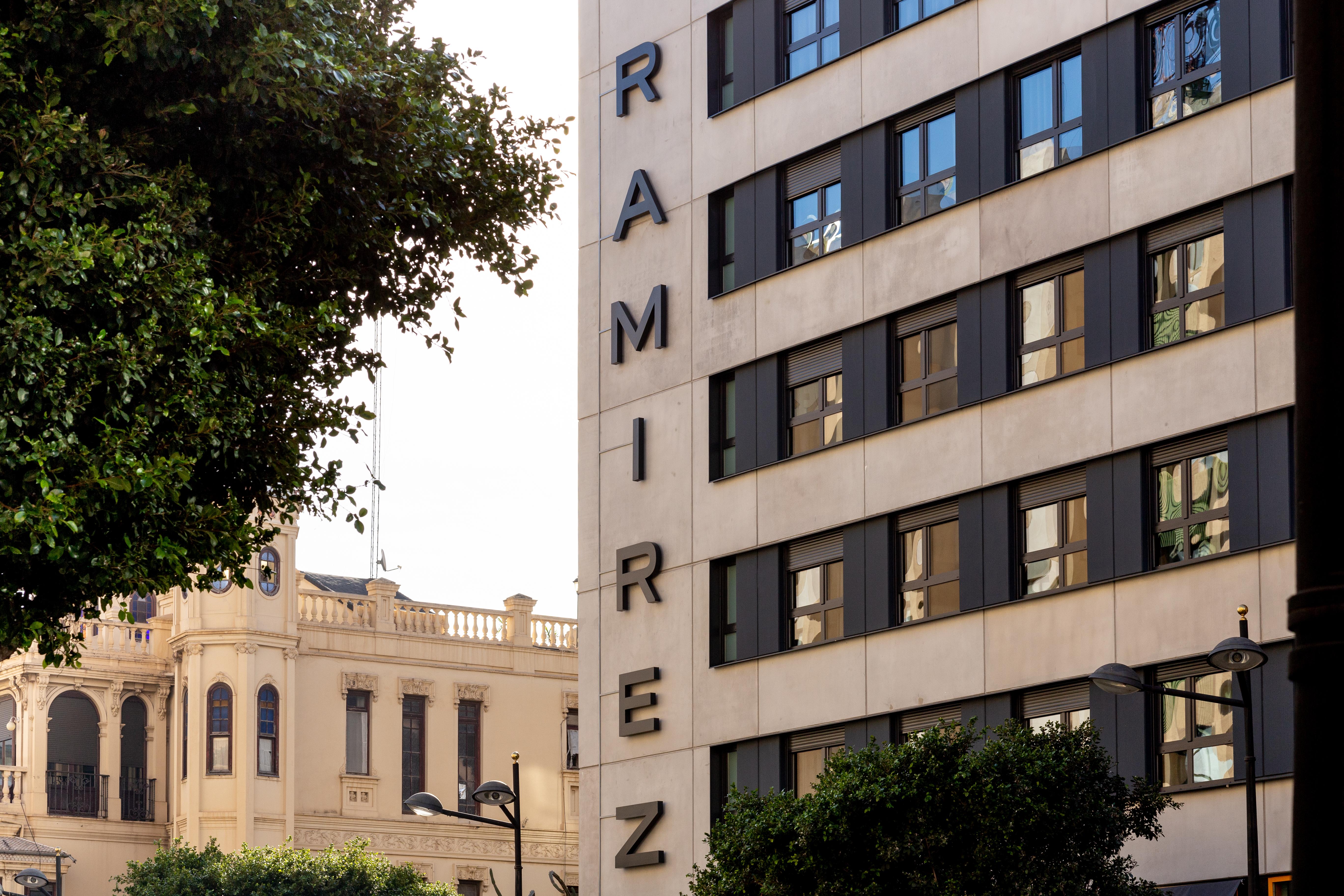 Ramirez Flats Valencia Aparthotel Bagian luar foto